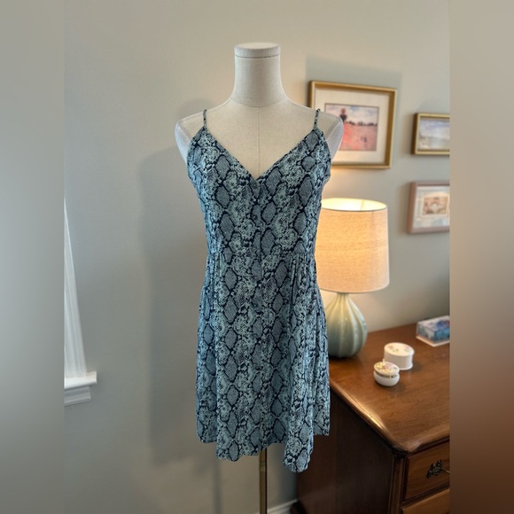 Blue Life Aqua Snakeskin Patterned Mini - Picture 1 of 6